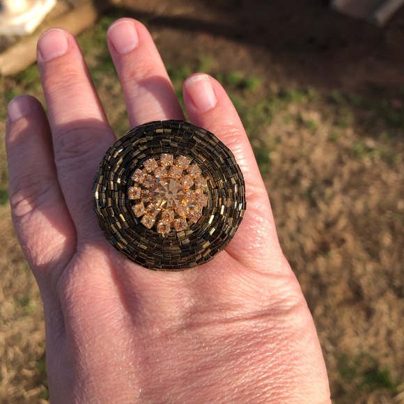 Hand crafted ring from a repurposed vintage earring - Picture 3 of 6